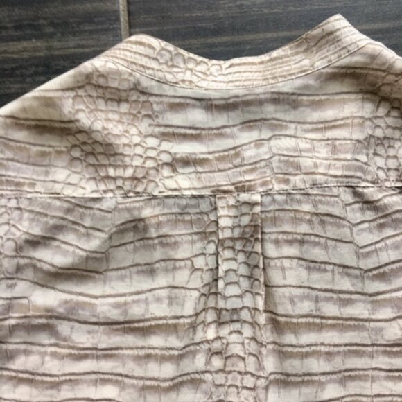 BCBG MaxAzria cotton/silk snake print button front blouse size xs - Picture 10 of 11